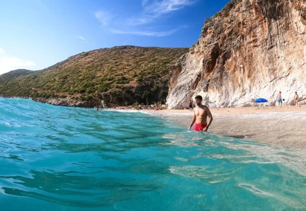 tourists in Canyon Beach