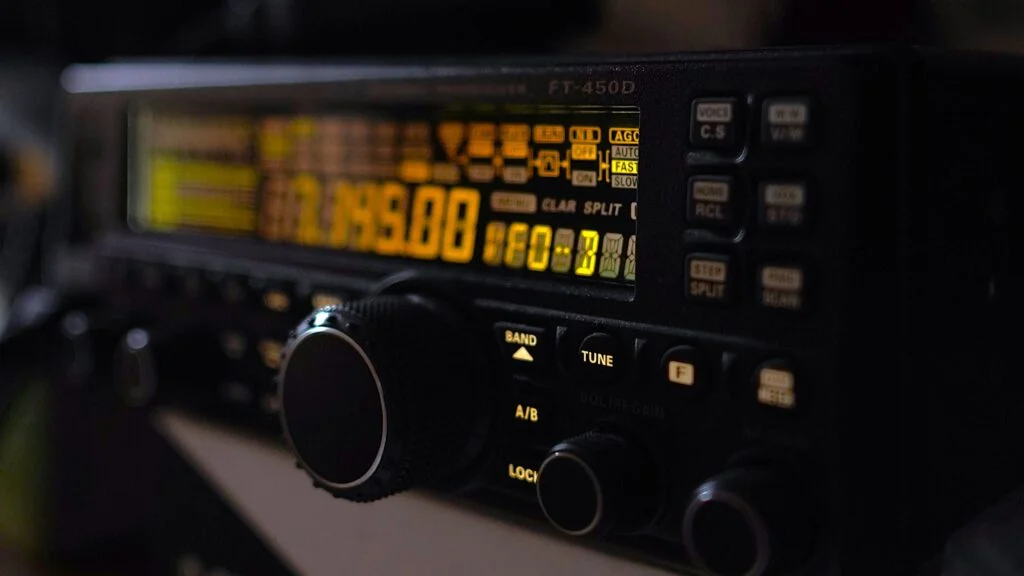 tradition-no-sdr-ham-radio-yaesu-ft450d